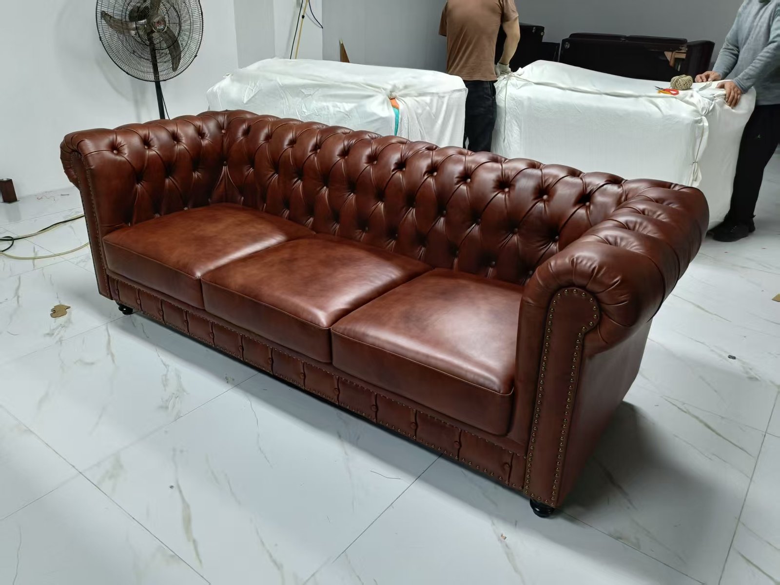 American Retro Full-Grain Leather Chesterfield sofa - Image 3